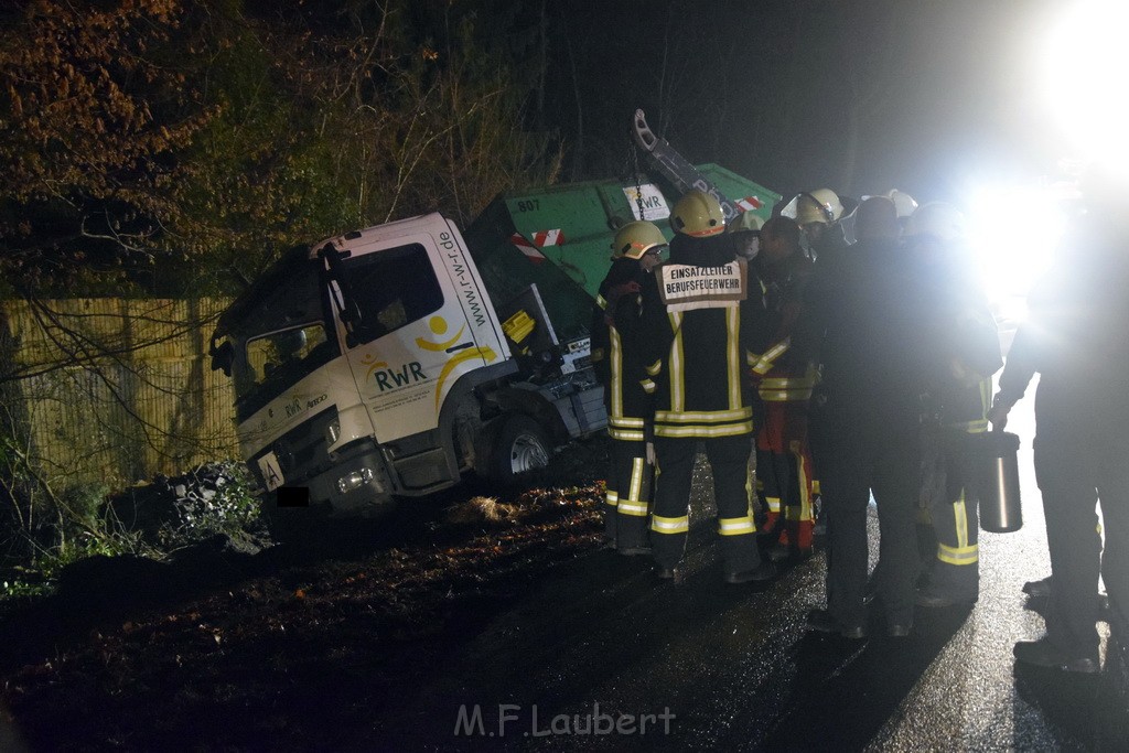 Container LKW umgestuerzt Koeln Brueck Bruecker- Dellbruecker Mauspfad P383.JPG - Miklos Laubert